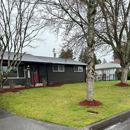 Emerald City 3 Bedroom 1 Bath Home Γιουτζίν Εξωτερικό φωτογραφία