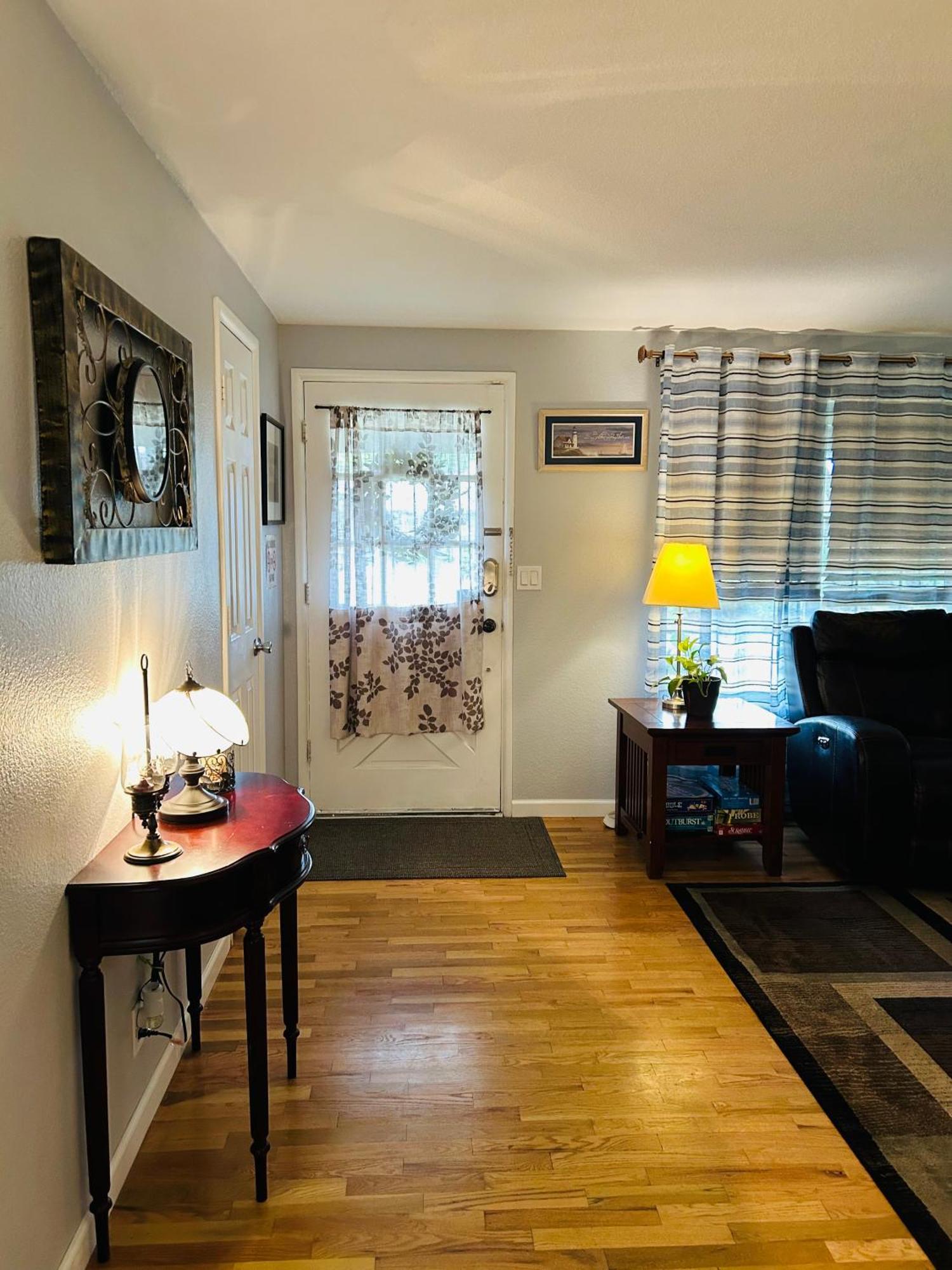 Emerald City 3 Bedroom 1 Bath Home Γιουτζίν Εξωτερικό φωτογραφία