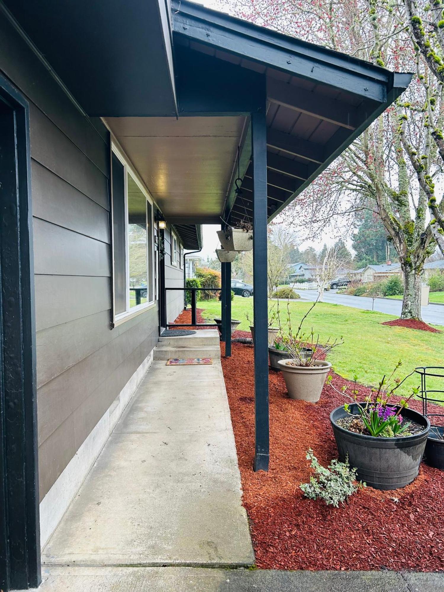 Emerald City 3 Bedroom 1 Bath Home Γιουτζίν Εξωτερικό φωτογραφία